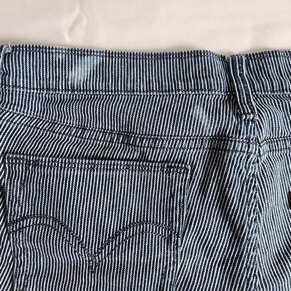Levi's Denim Shorts Blue Conductor stripes 5 Pocket Zip Closure Flawed Size 11 - Picture 3 of 7